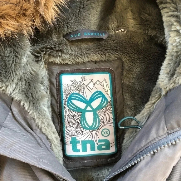 TNA XS Winter Jacket - Picture 8 of 16